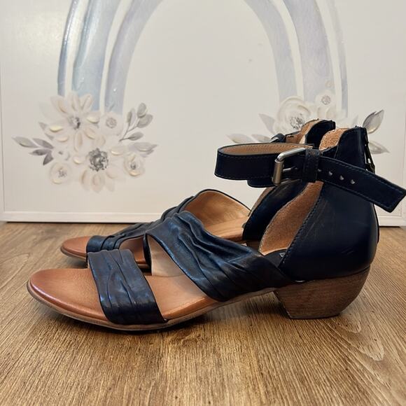 Miz Mooz Cassie Heeled Sandals in Navy Leather Women’s 41 Wide - Picture 4 of 14